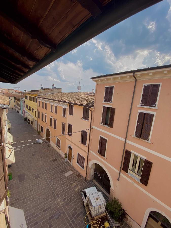 Antico Borgo Appartement Desenzano del Garda Buitenkant foto