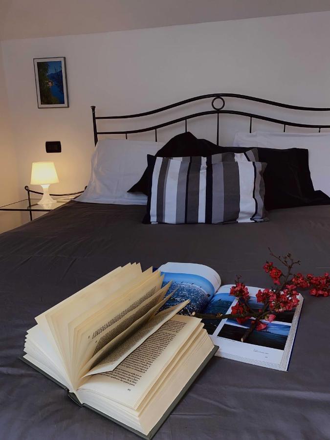 Antico Borgo Appartement Desenzano del Garda Buitenkant foto