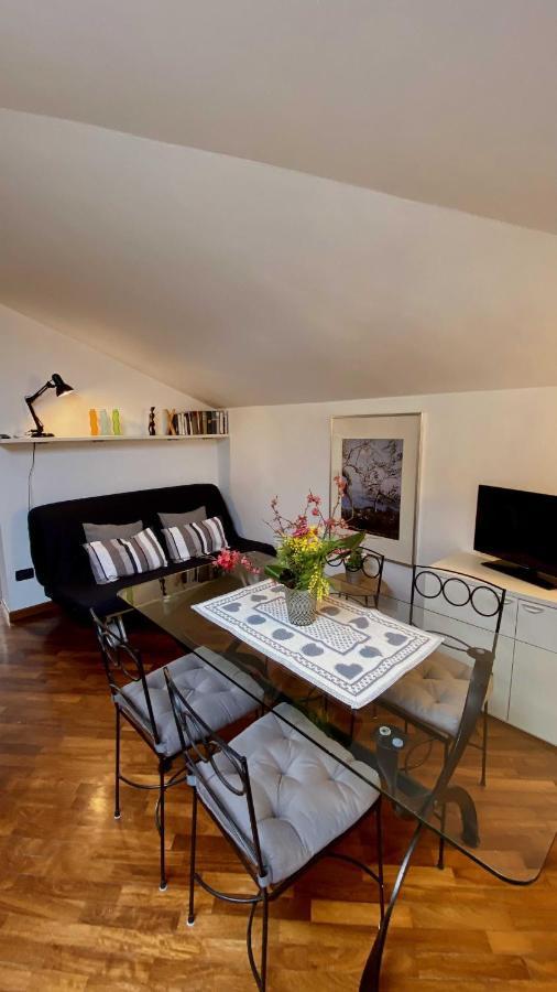 Antico Borgo Appartement Desenzano del Garda Buitenkant foto