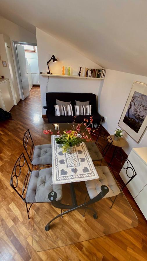 Antico Borgo Appartement Desenzano del Garda Buitenkant foto