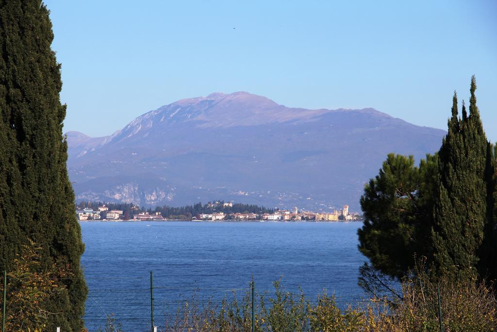 Antico Borgo Appartement Desenzano del Garda Buitenkant foto